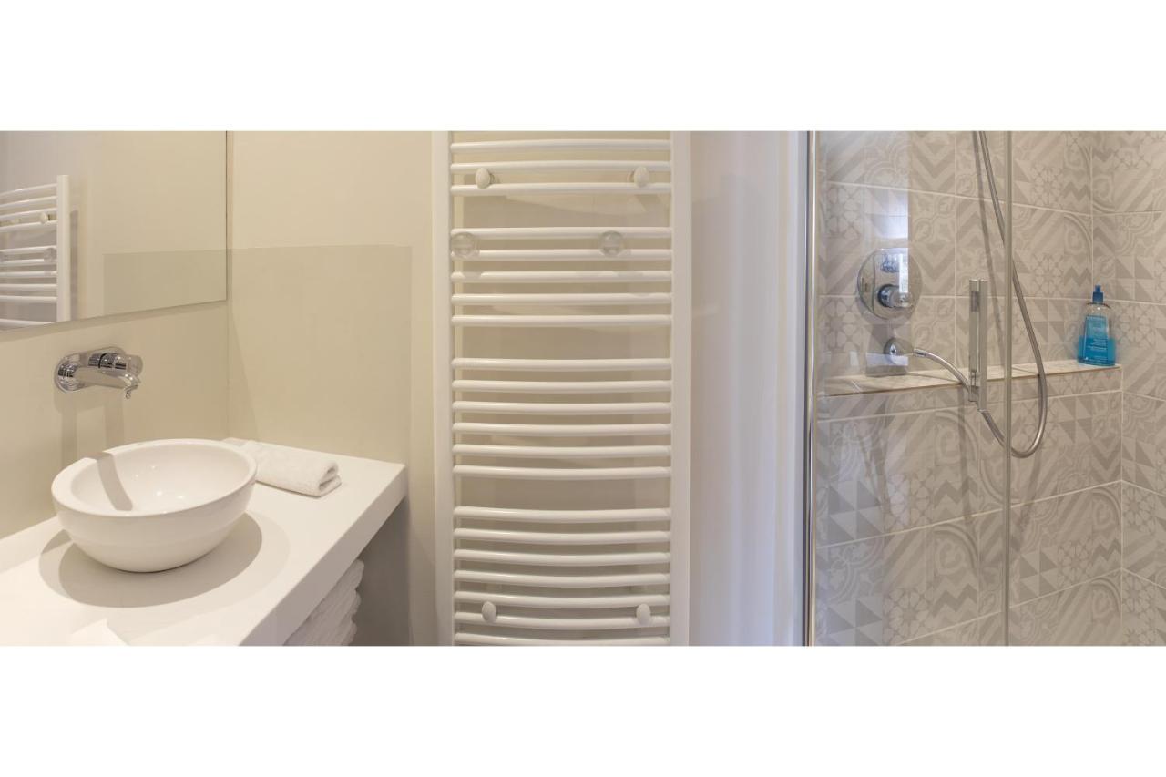 Les Suites De Catherine, La Si Calme Nancy Exteriör bild